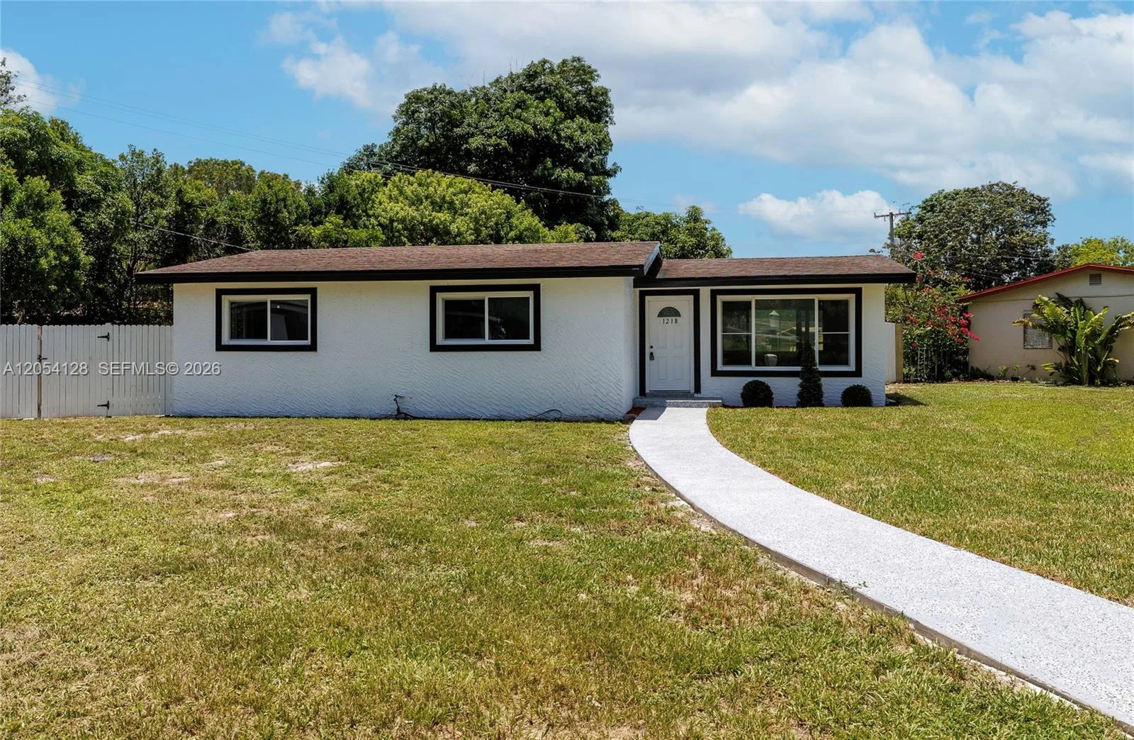 1218 NW 15th St, Fort Lauderdale, FL 33311 photo 2