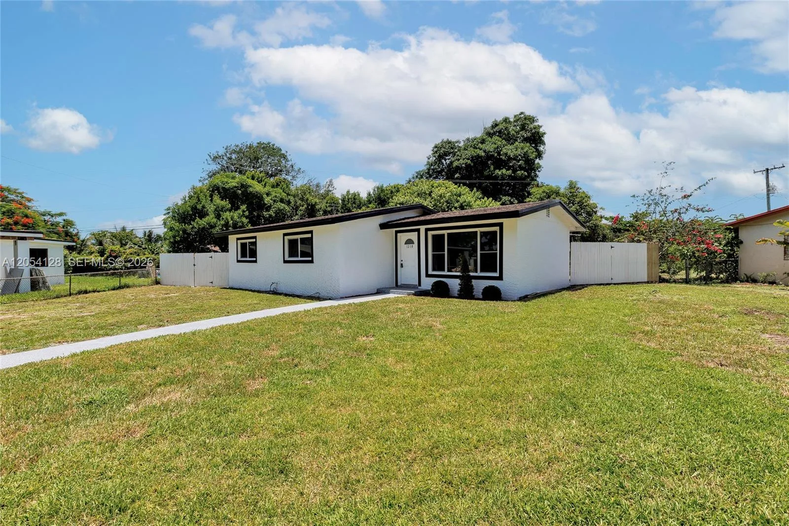 1218 NW 15th St, Fort Lauderdale, FL 33311 photo 3