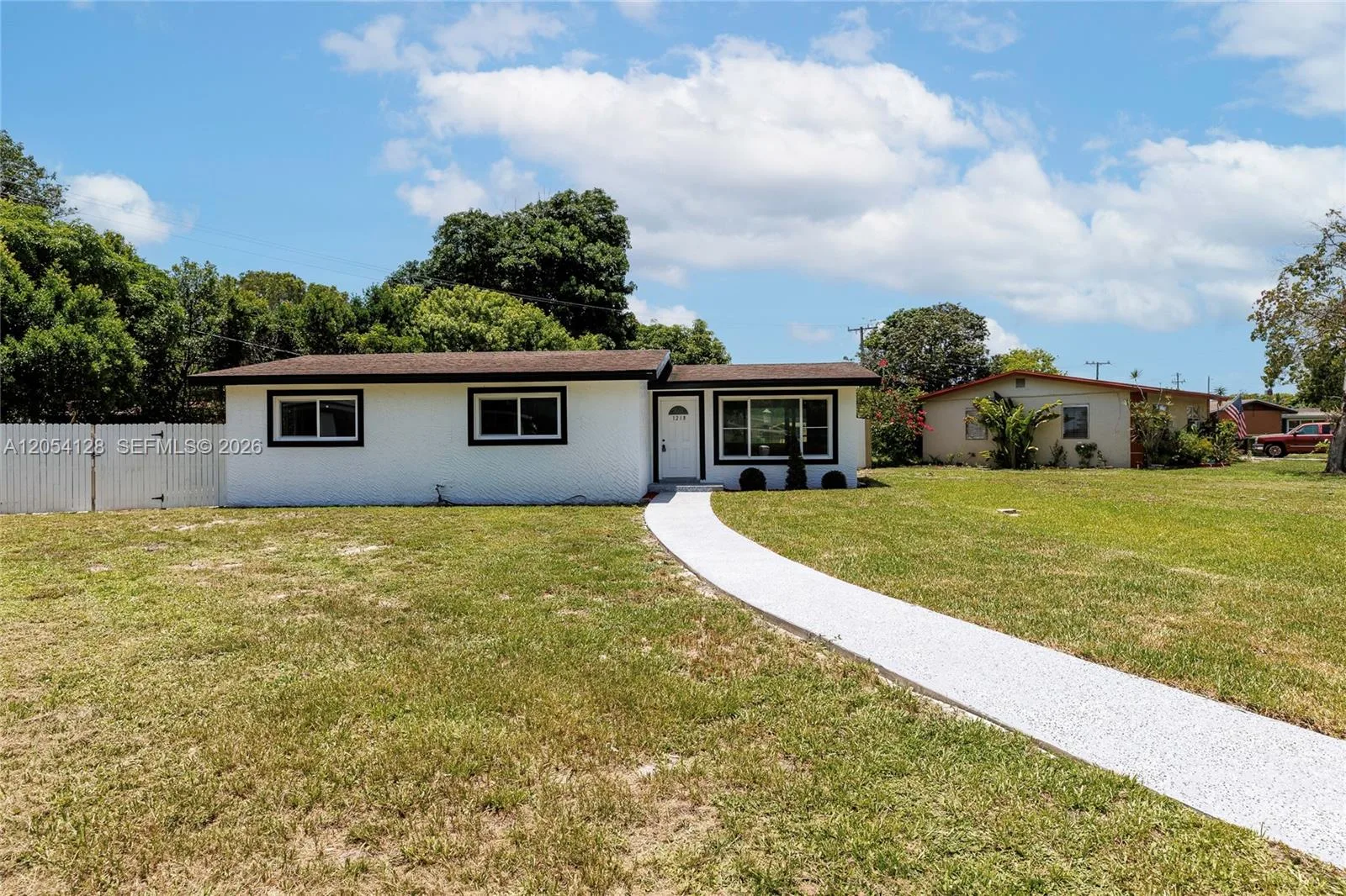 1218 NW 15th St, Fort Lauderdale, FL 33311 photo 4
