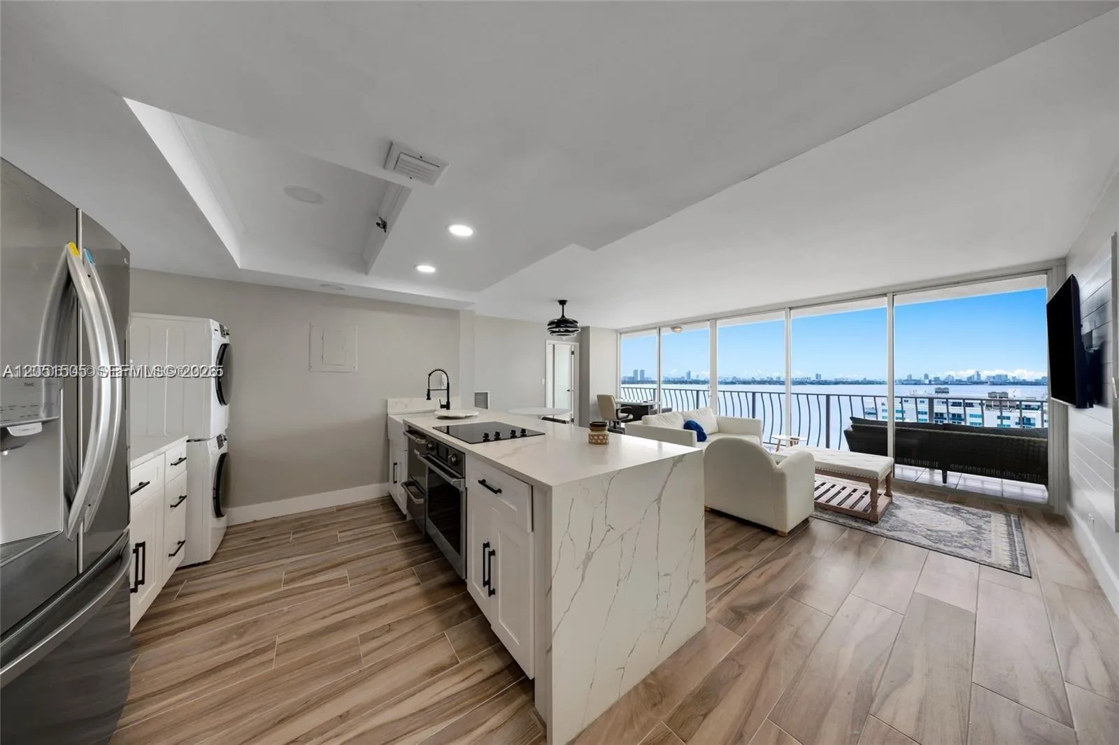 7601 E Treasure Dr # 1722, North Bay Village, FL 33141 photo 2