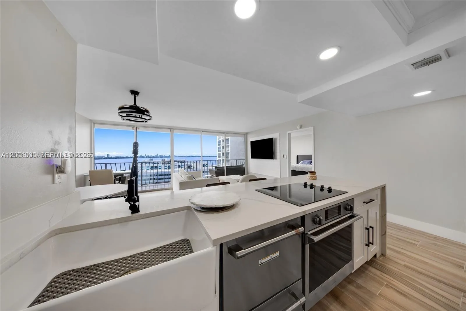 7601 E Treasure Dr # 1722, North Bay Village, FL 33141 photo 4