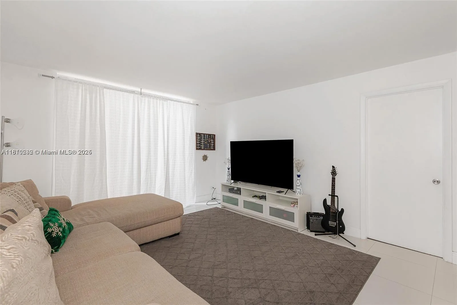 6039 Collins Ave # 307, Miami Beach, FL 33140 photo 6