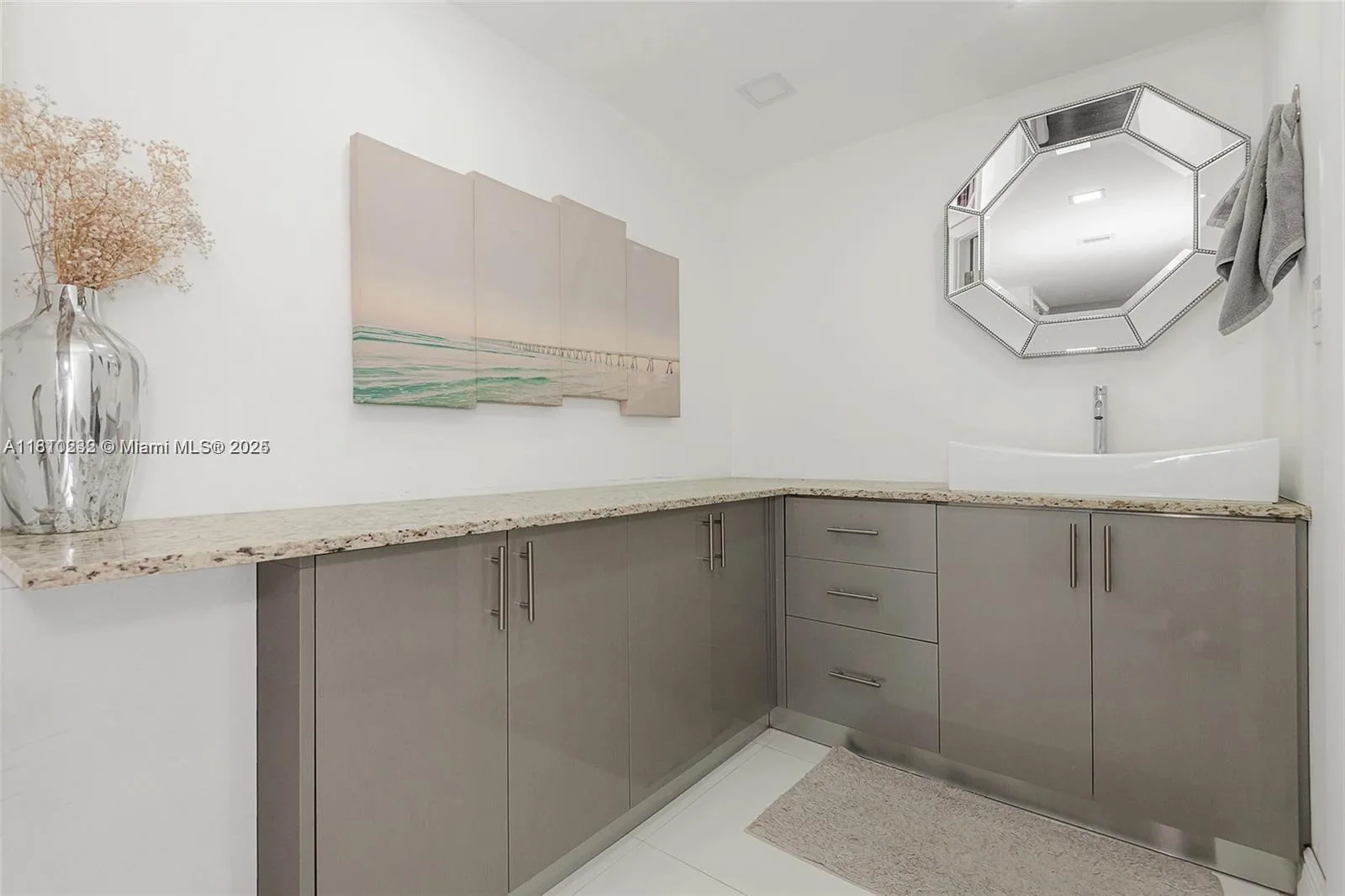 6039 Collins Ave # 307, Miami Beach, FL 33140 photo 8