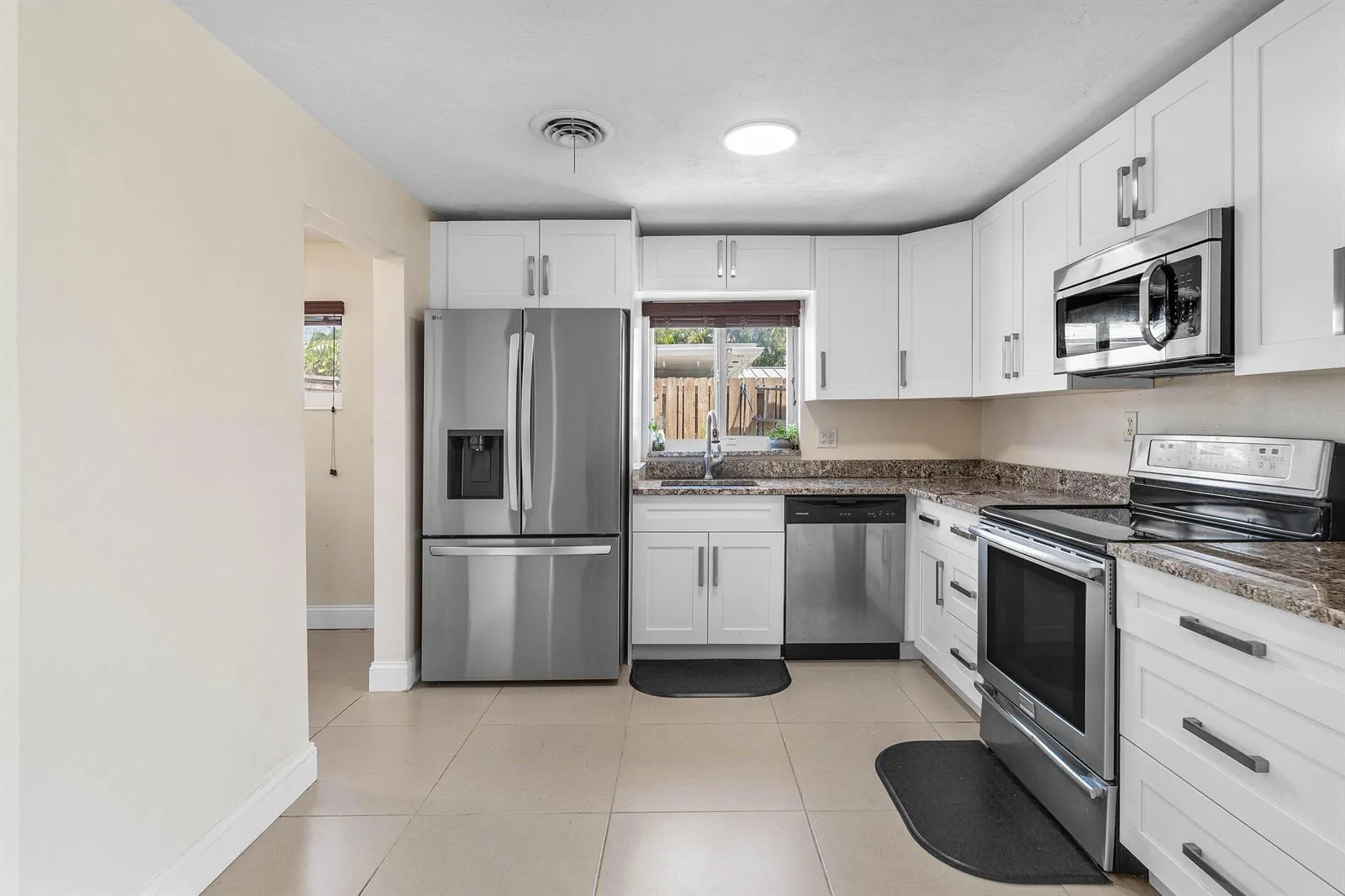 1620 SW 4TH Avenue, Pompano Beach, FL 33060 photo 11