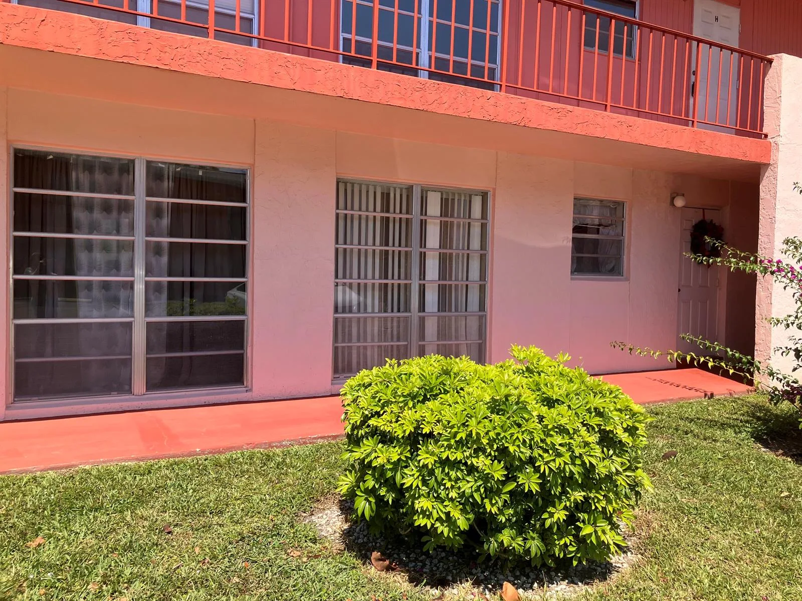 17 Golfs Edge # D, West Palm Beach, FL 33417