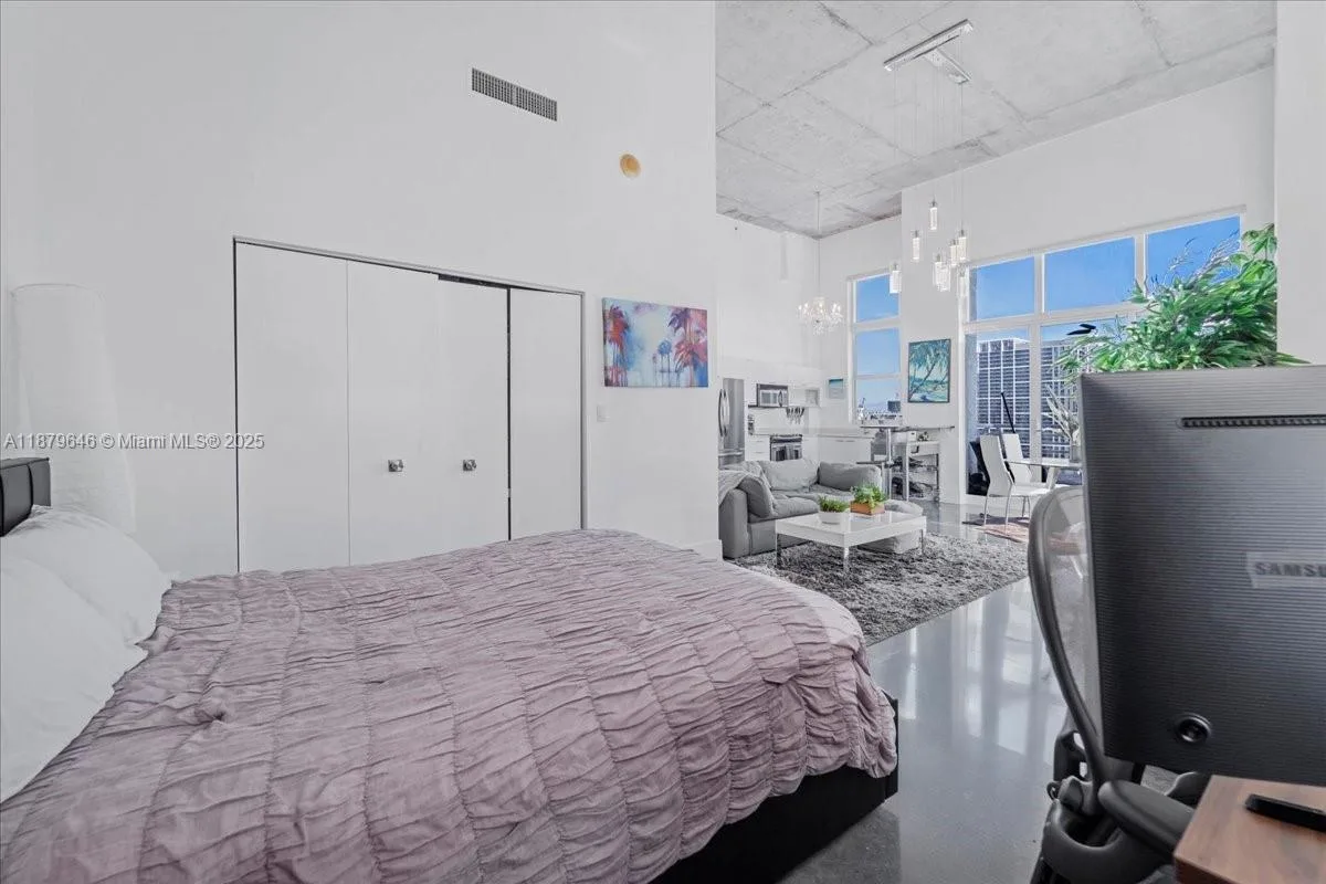 133 NE 2nd Ave # 3601, Miami, FL 33132 photo 12