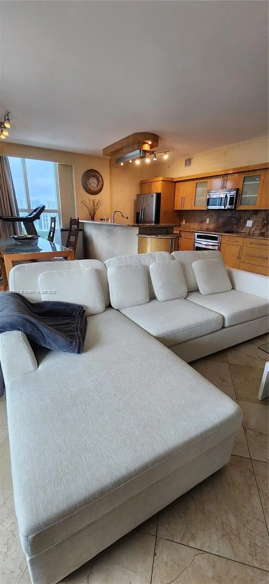 17555 SW Atlantic Blvd # PH2, Sunny Isles Beach, FL 33160 photo 3