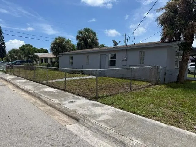 1528 Avenue S, Riviera Beach, FL 33404 photo 2