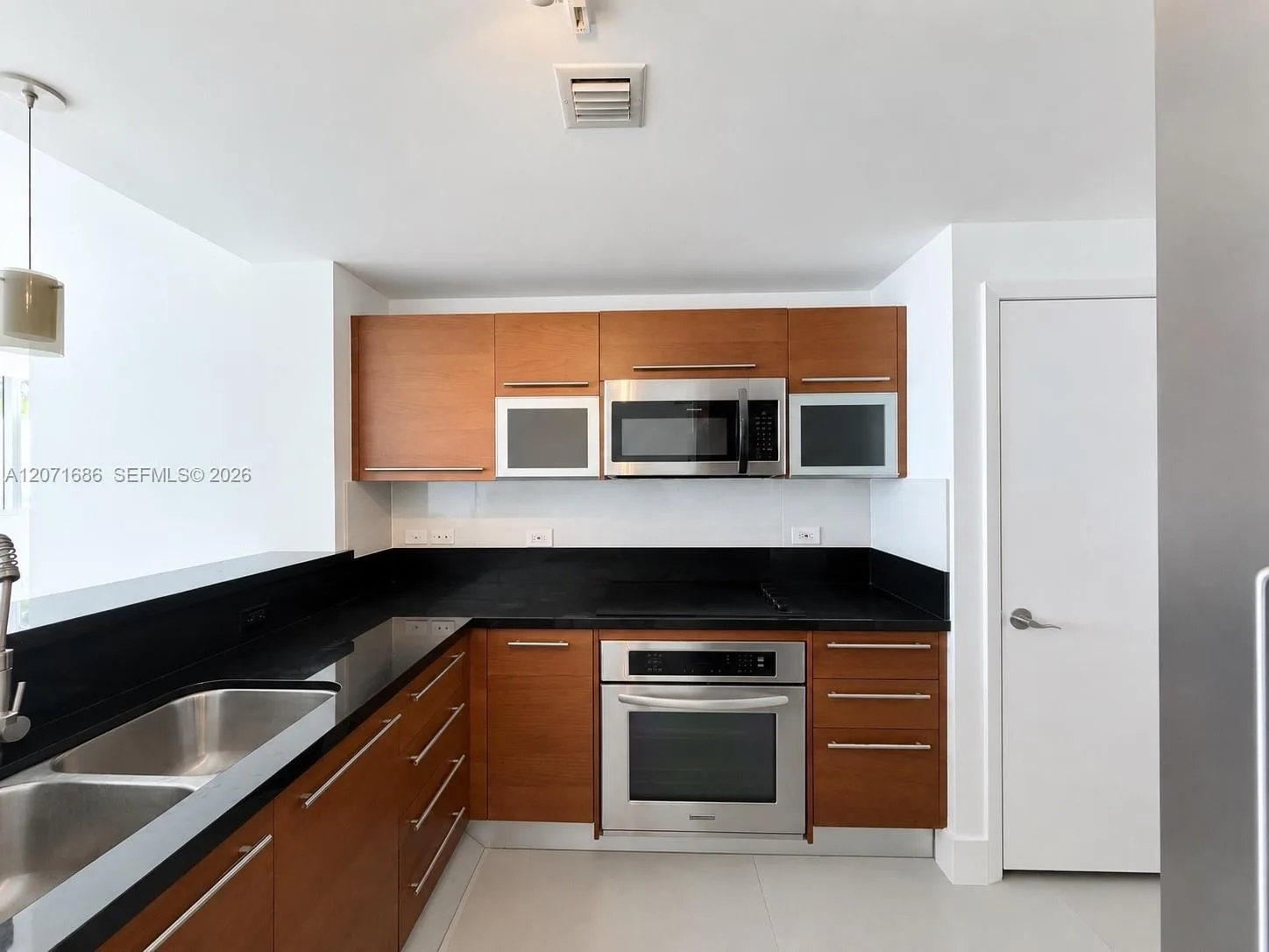244 Biscayne Blvd # 3903, Miami, FL 33132 photo 4