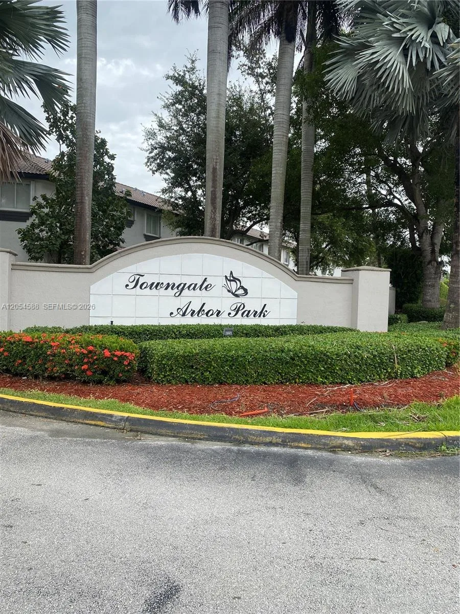 1928 SE 23rd Ave, Homestead, FL 33035 photo 2