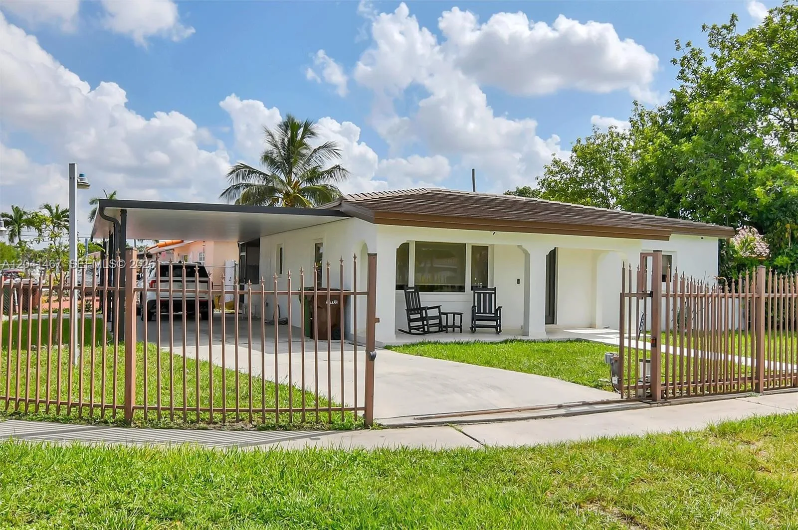 241 W 48th St, Hialeah, FL 33012