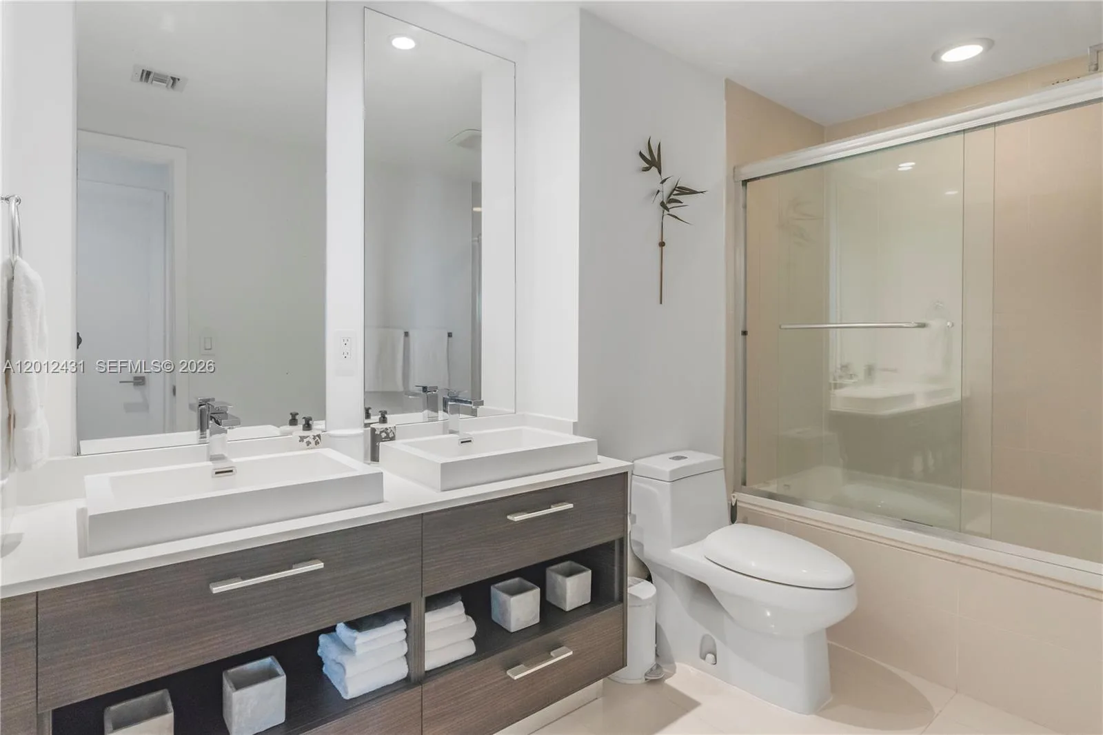 55 SW 9th St # 3402, Miami, FL 33130 photo 11