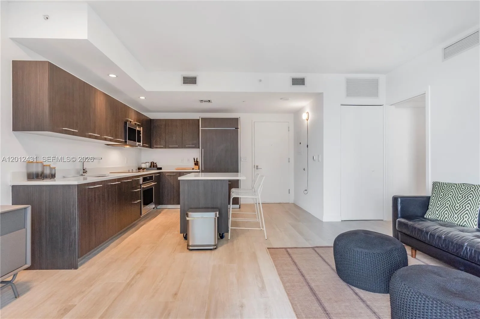 55 SW 9th St # 3402, Miami, FL 33130 photo 6