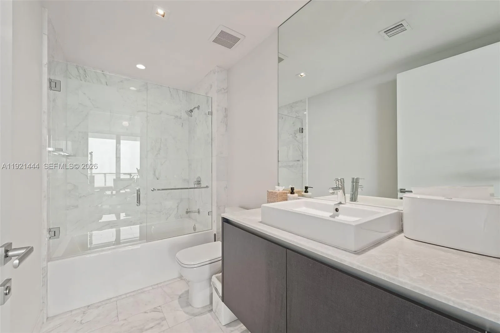 1451 Brickell Ave # 2802, Miami, FL 33131 photo 9