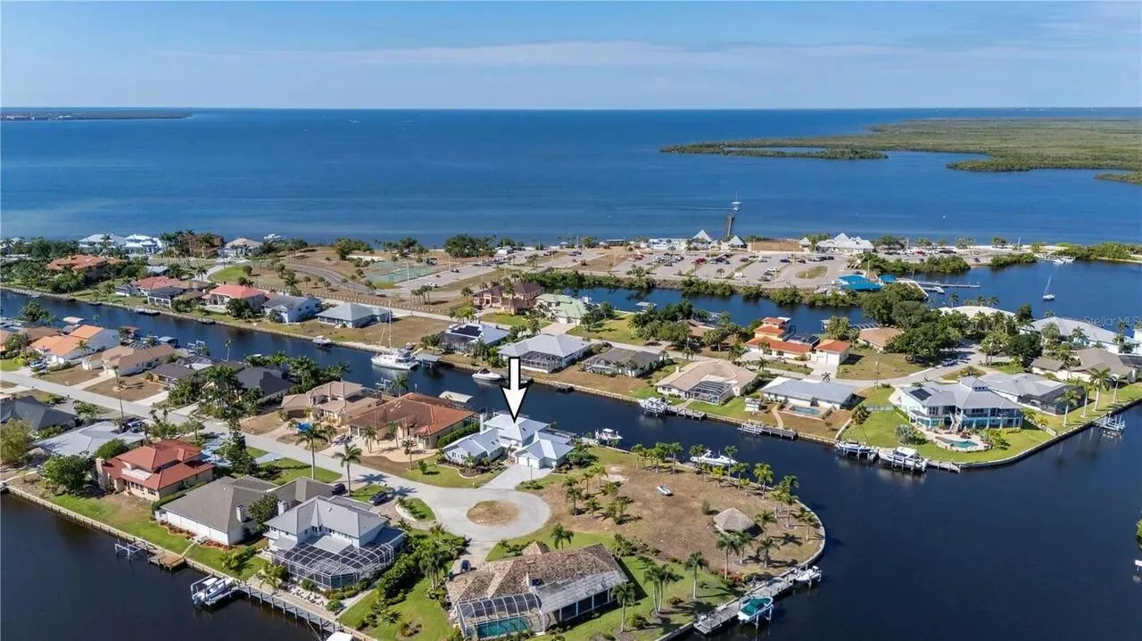 139 Seville Pl Place SW, Port Charlotte, FL 33952