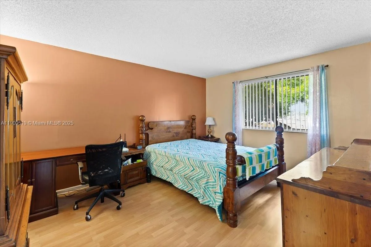 3047 N Oakland Forest Dr # 204, Oakland Park, FL 33309 photo 12