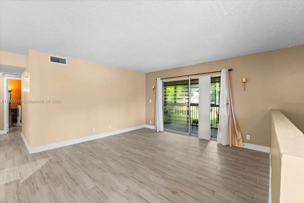 3047 N Oakland Forest Dr # 204, Oakland Park, FL 33309 photo 9