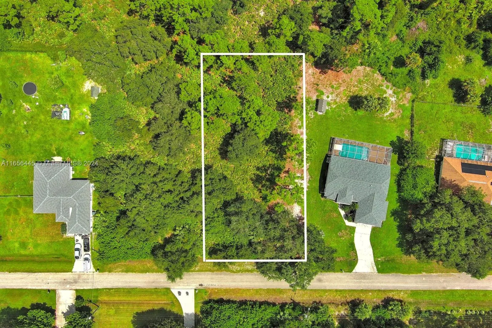 414 Lake Ave, Lehigh Acres, FL 33972 photo 2