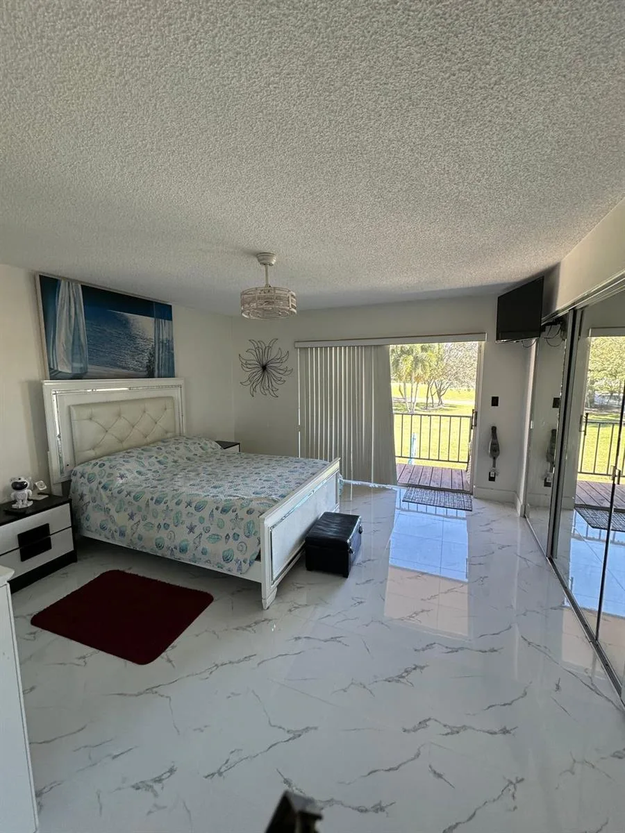 4557 Luxemburg Court, Lake Worth, FL 33467 photo 4