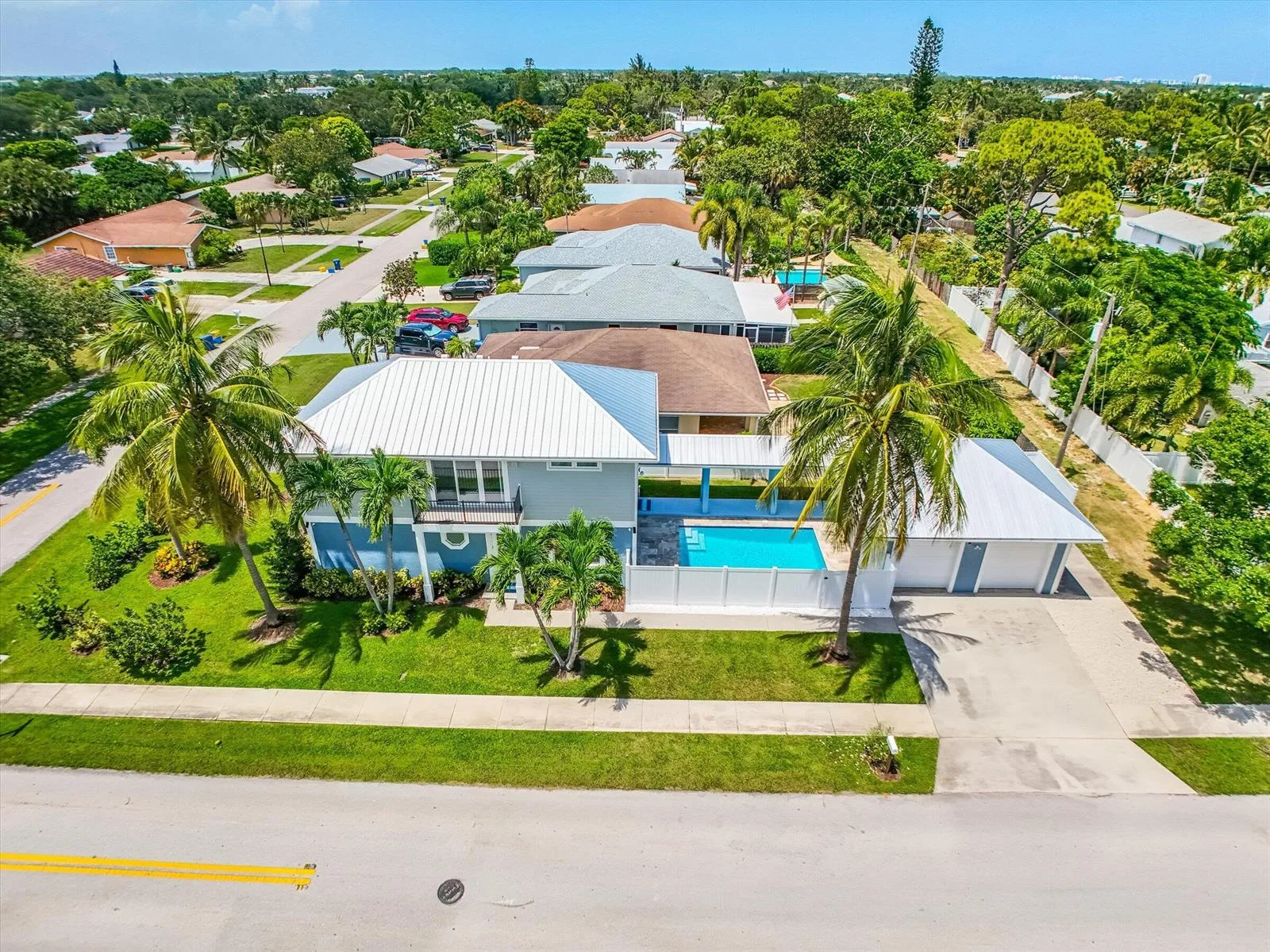 425 Hugh Street, Jupiter, FL 33458 photo 2