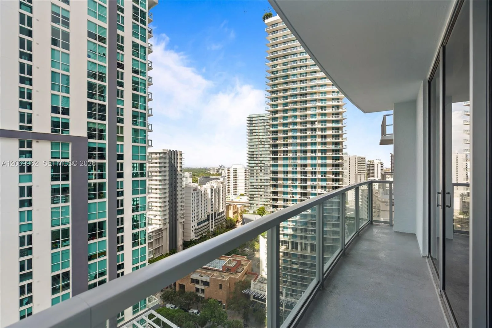 1050 Brickell Ave # 2112, Miami, FL 33131 photo 4