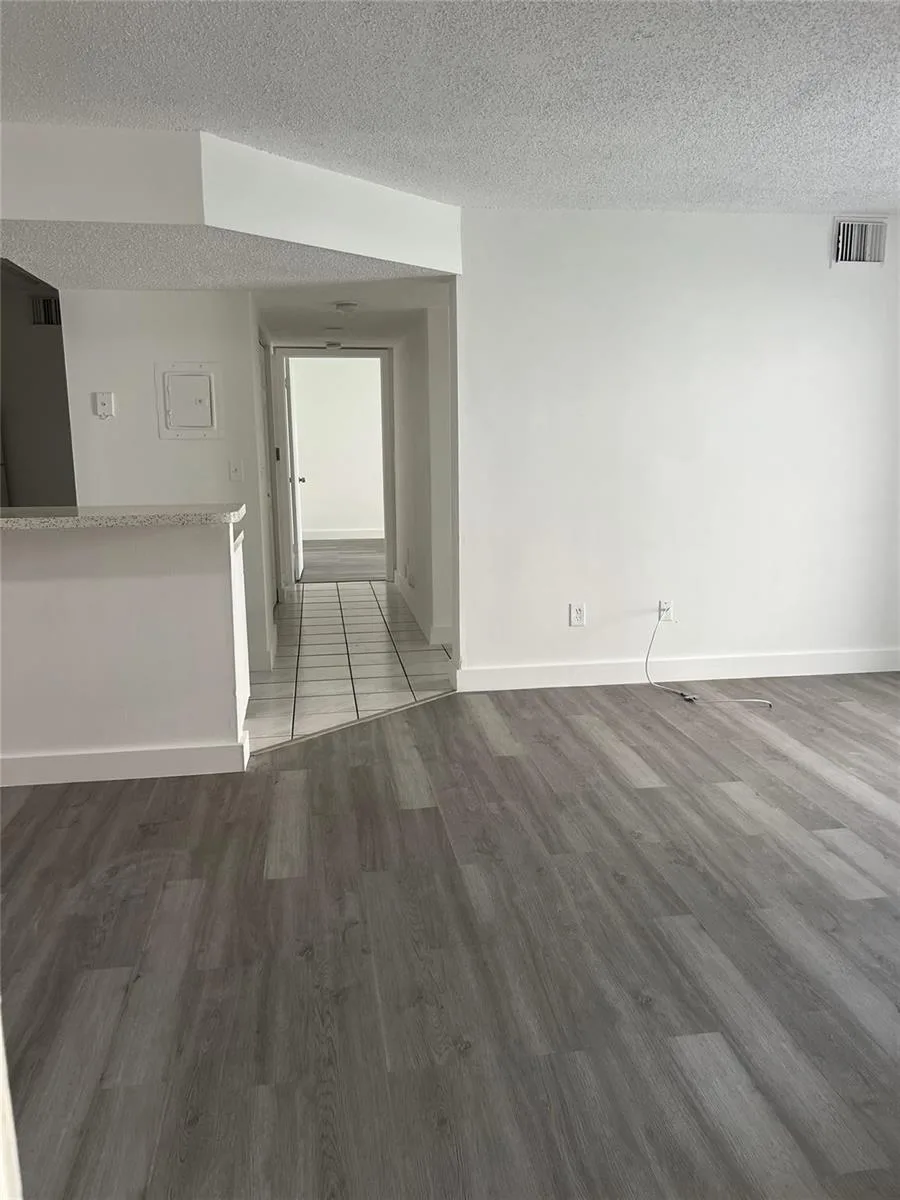 18860 NW 57th Avenue # 106, Hialeah, FL 33015 photo 3