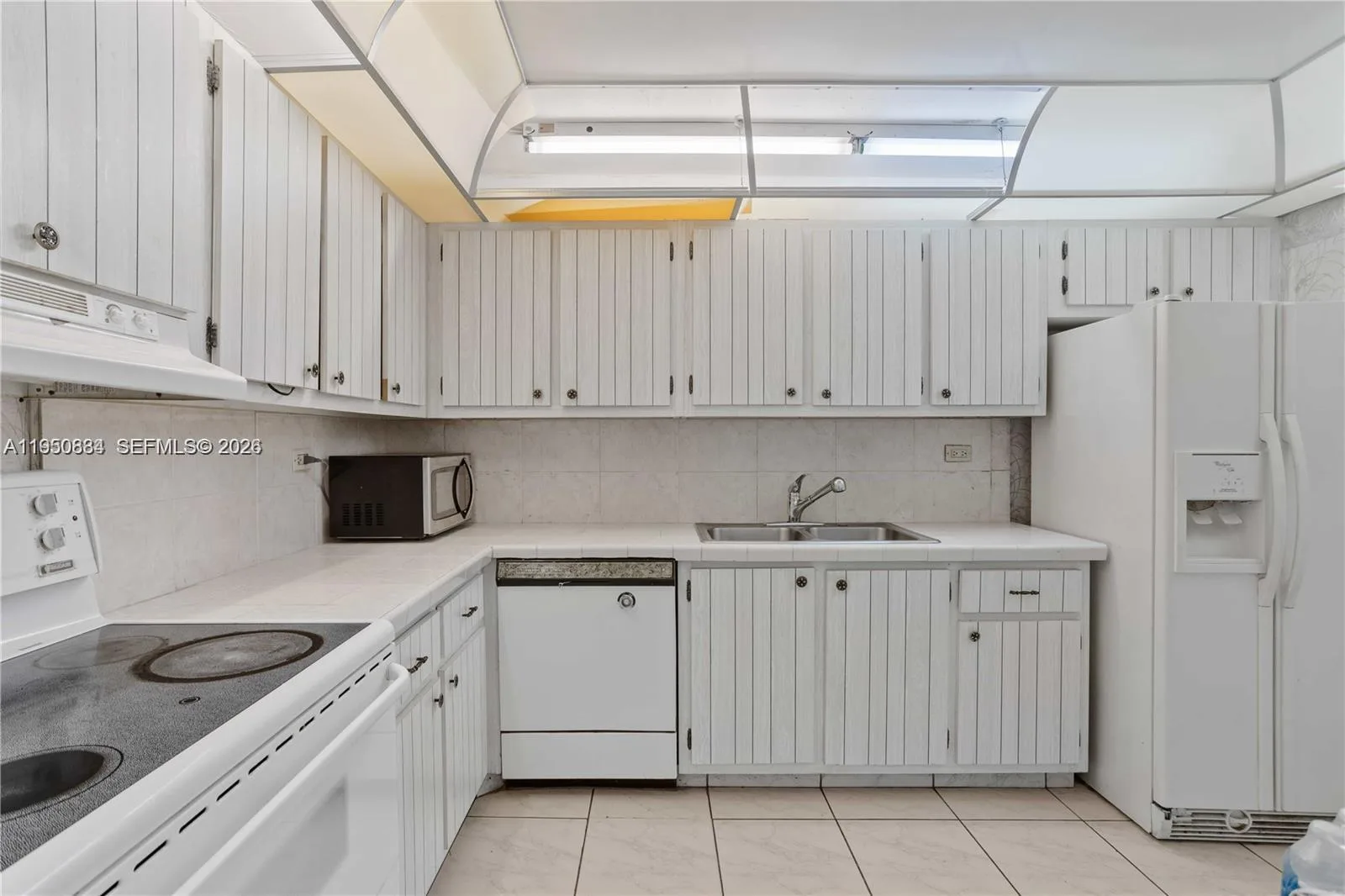 6039 Collins Ave # 809, Miami Beach, FL 33140 photo 10