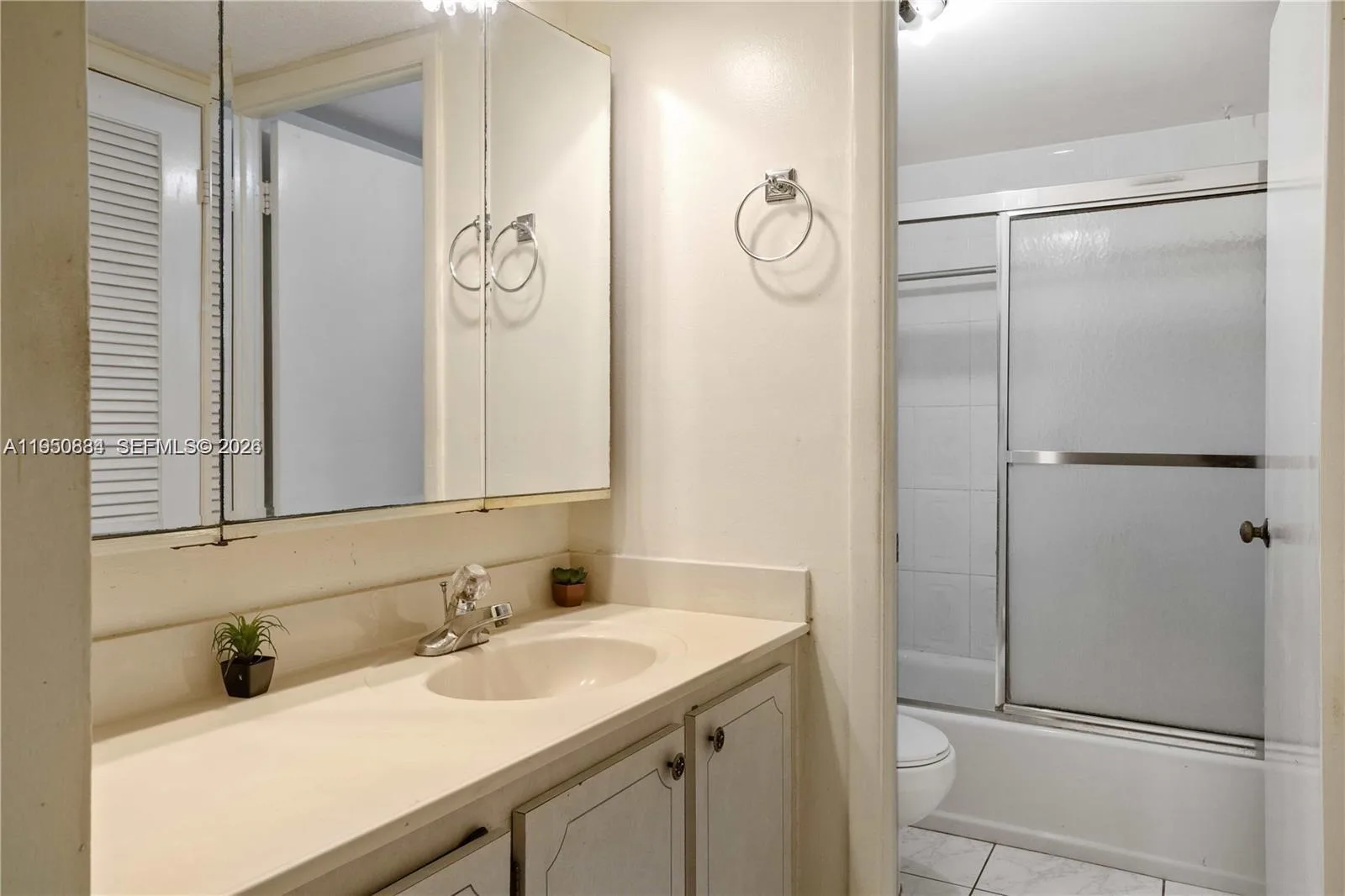 6039 Collins Ave # 809, Miami Beach, FL 33140 photo 12