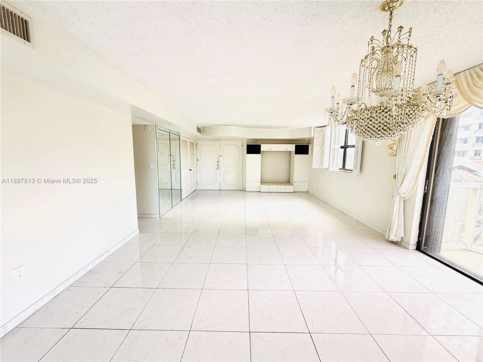 6423 Collins Ave # 310, Miami Beach, FL 33141 photo 6