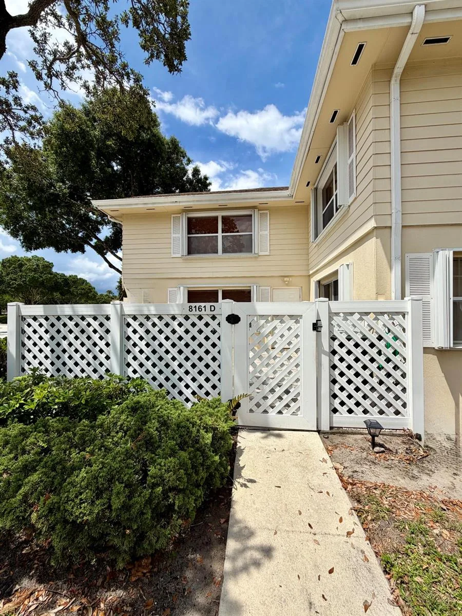 8161 Andover Court # 61d, Lake Clarke Shores, FL 33406