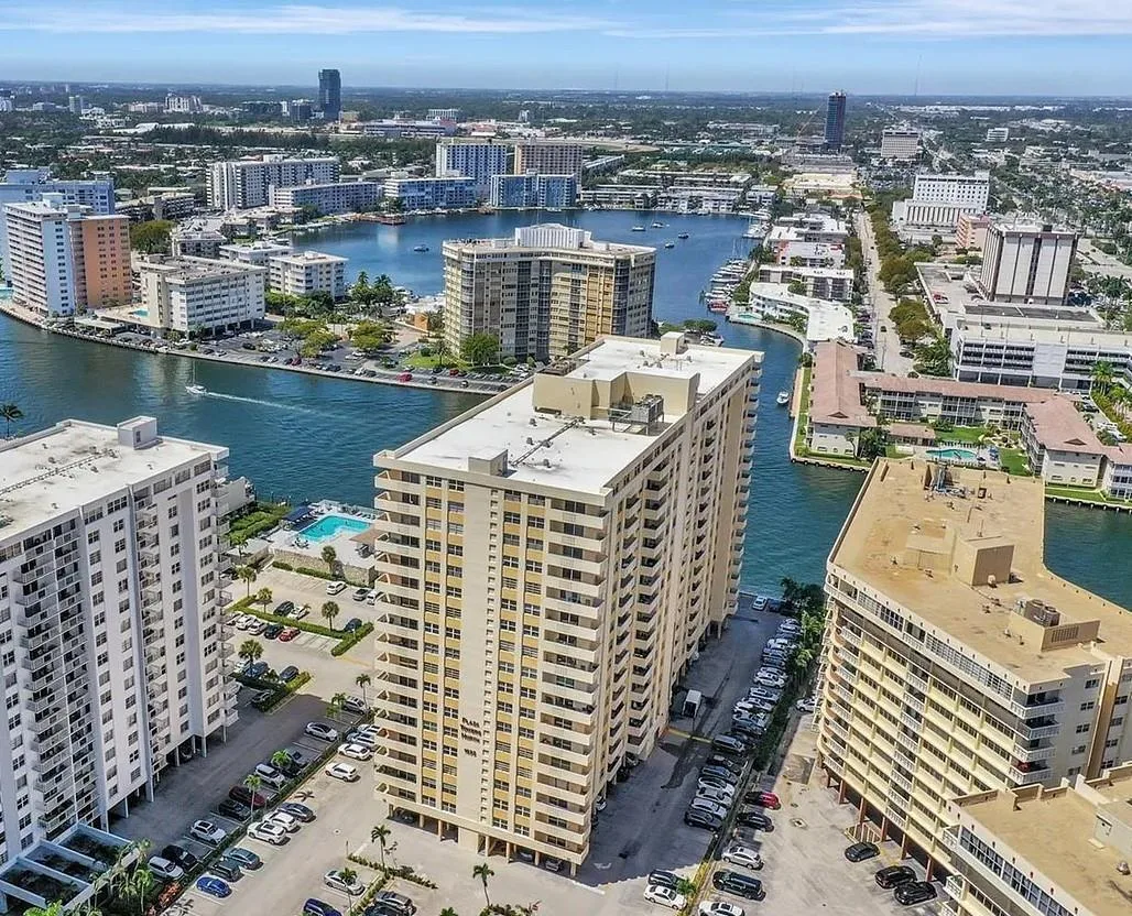 1833 S Ocean Drive # 1209, FL 33009