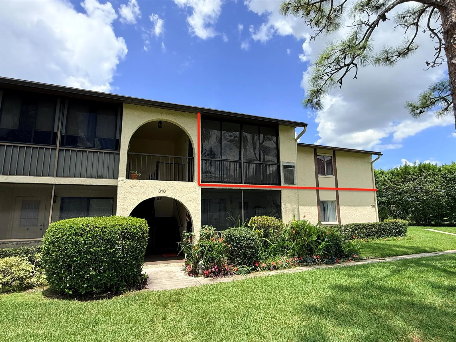 318 Knotty Pine Circle # D-2, FL 33463