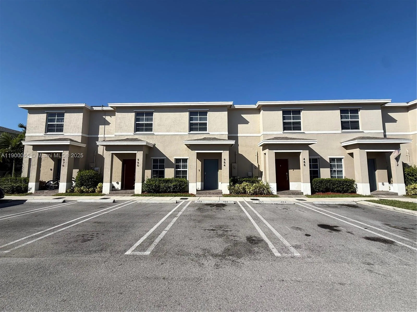 484 NE 5th St, Florida City, FL 33034 photo 4