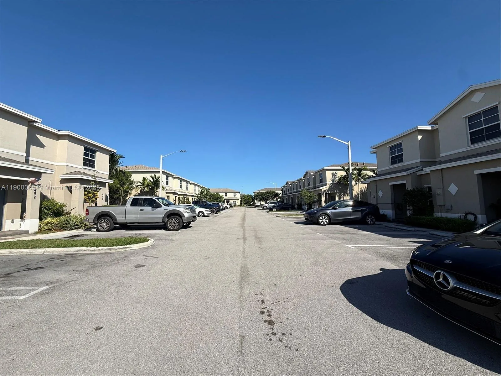 484 NE 5th St, Florida City, FL 33034 photo 5