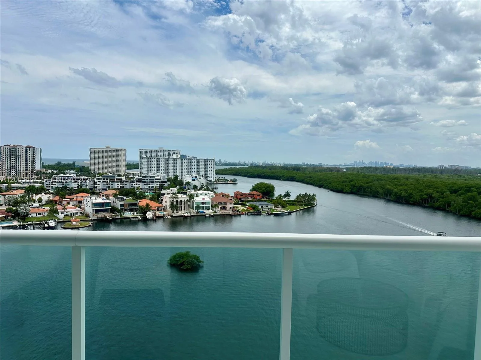 400 Sunny Isles Blvd # 1401, Sunny Isles Beach, FL 33160 photo 3