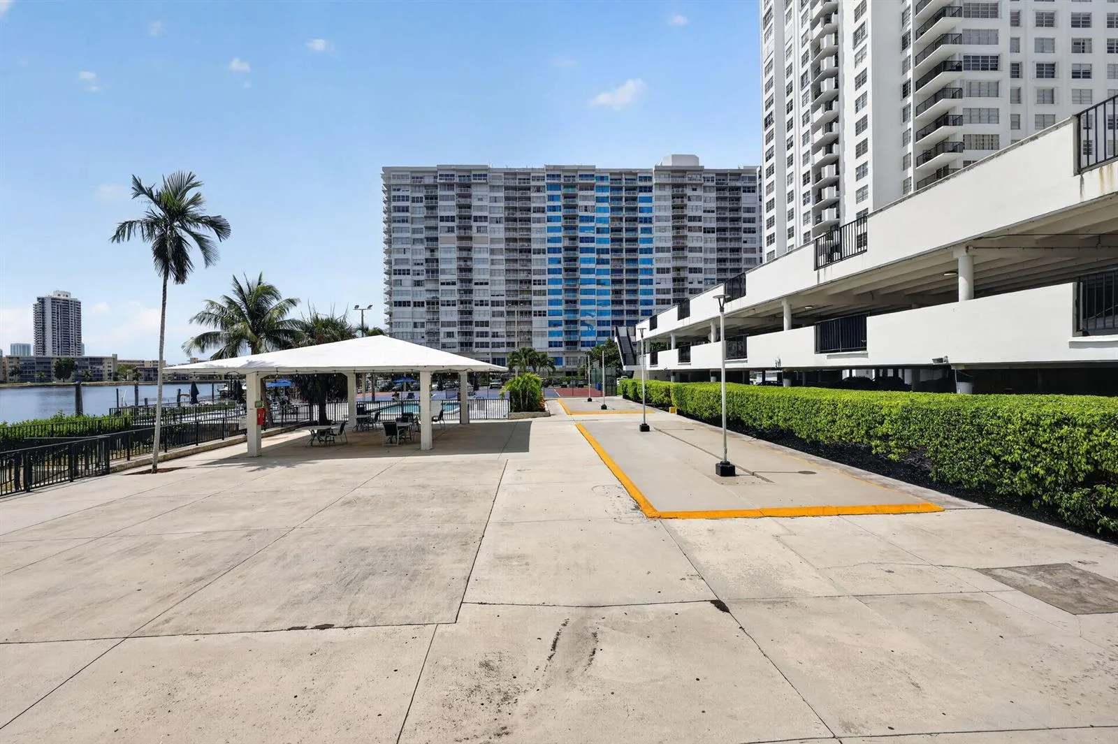 2780 NE 183RD Street # 112, Aventura, FL 33160