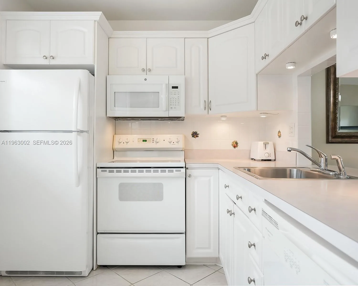 4805 NW 35th St # 506, Lauderdale Lakes, FL 33319