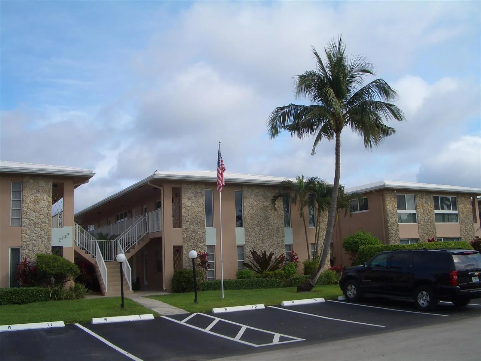 2737 NE 28th Street # 7w, Lighthouse Point, FL 33064