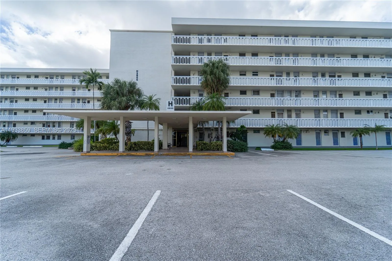 2855 Leonard Dr # H607, Aventura, FL 33160 photo 2