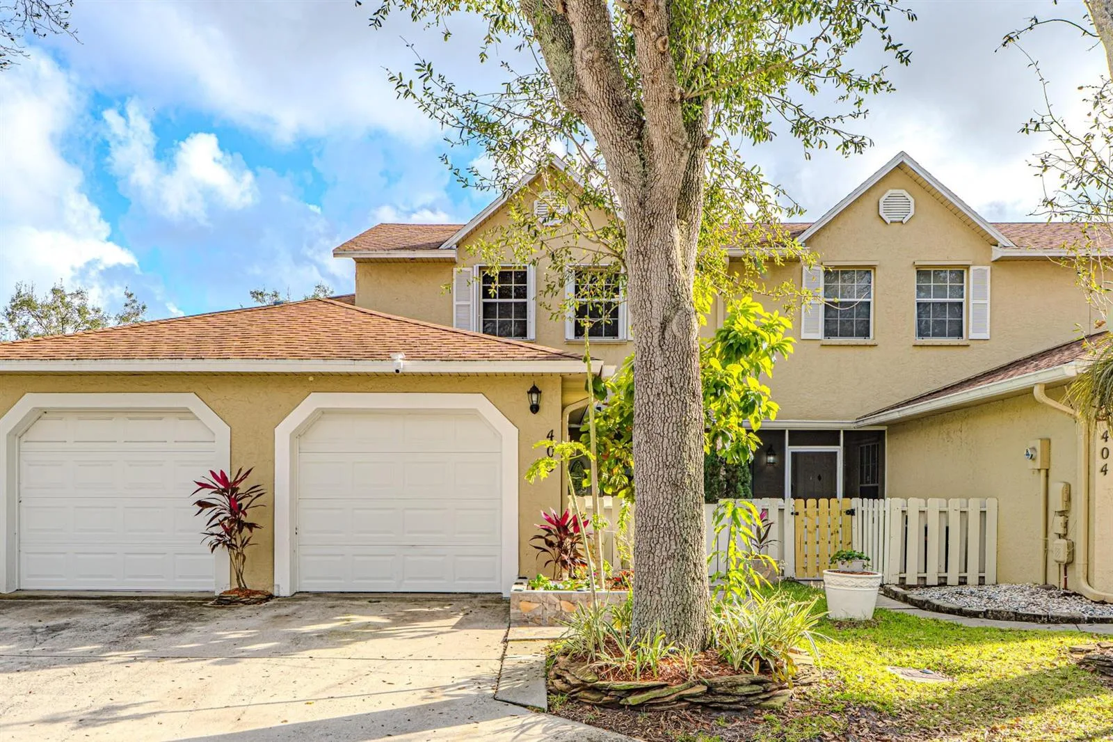 405 Maplewood Drive # 405, FL 33415
