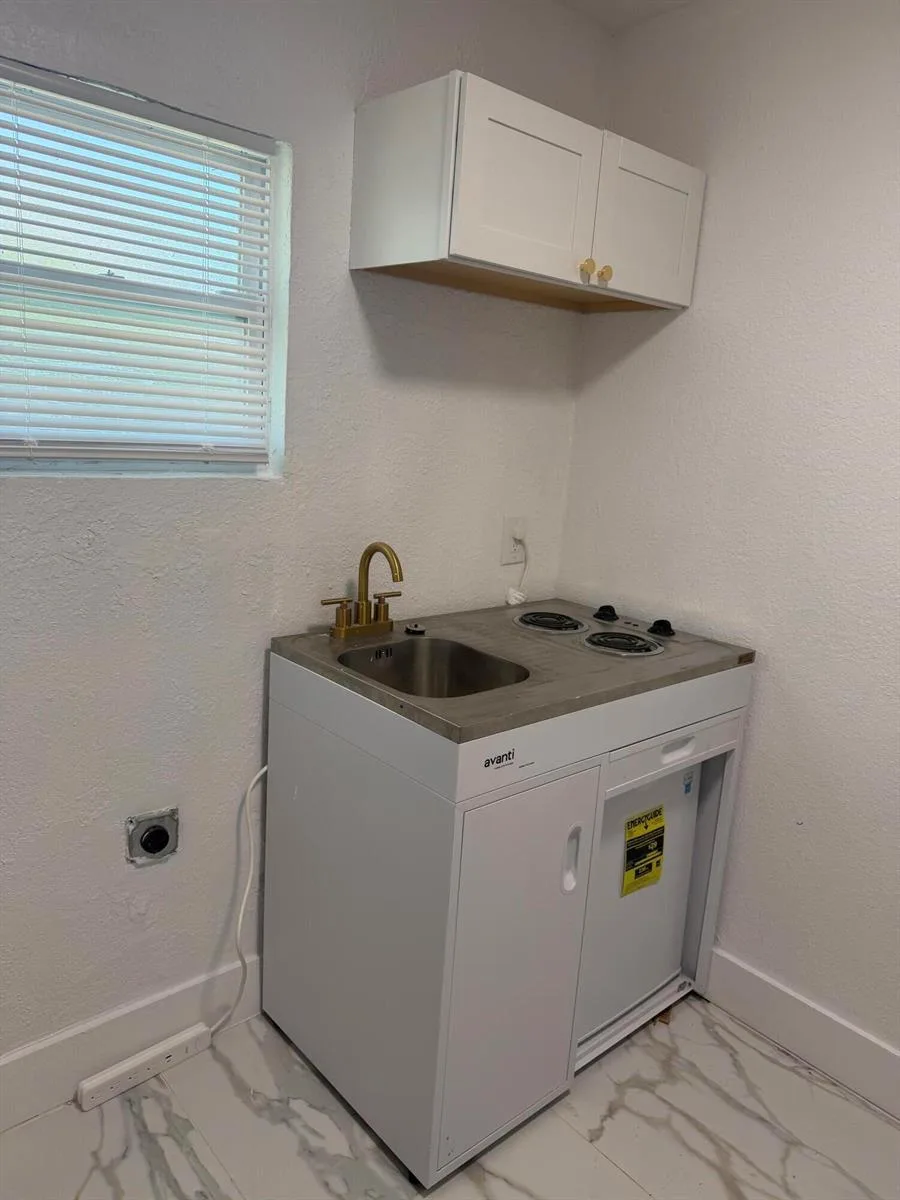 160 SE 15th Avenue # Unit B, Pompano Beach, FL 33060 photo 5