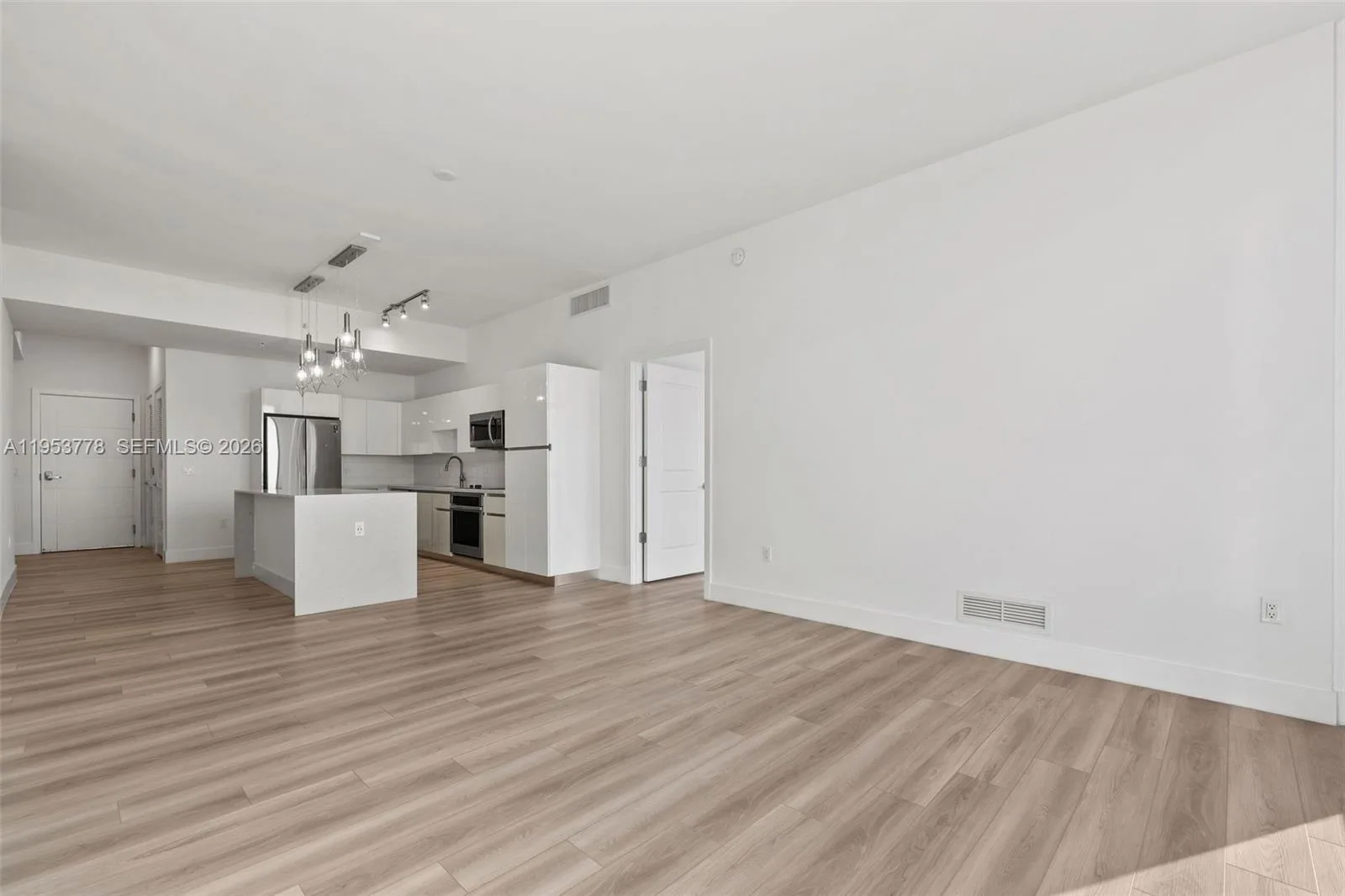 101 Diplomat Pkwy # 2503, Hallandale Beach, FL 33009 photo 2