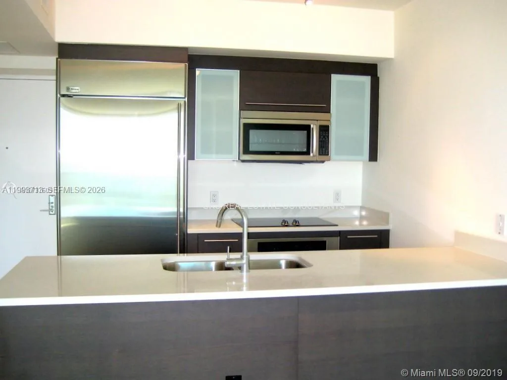 500 Brickell Ave # 2708, Miami, FL 33131 photo 5