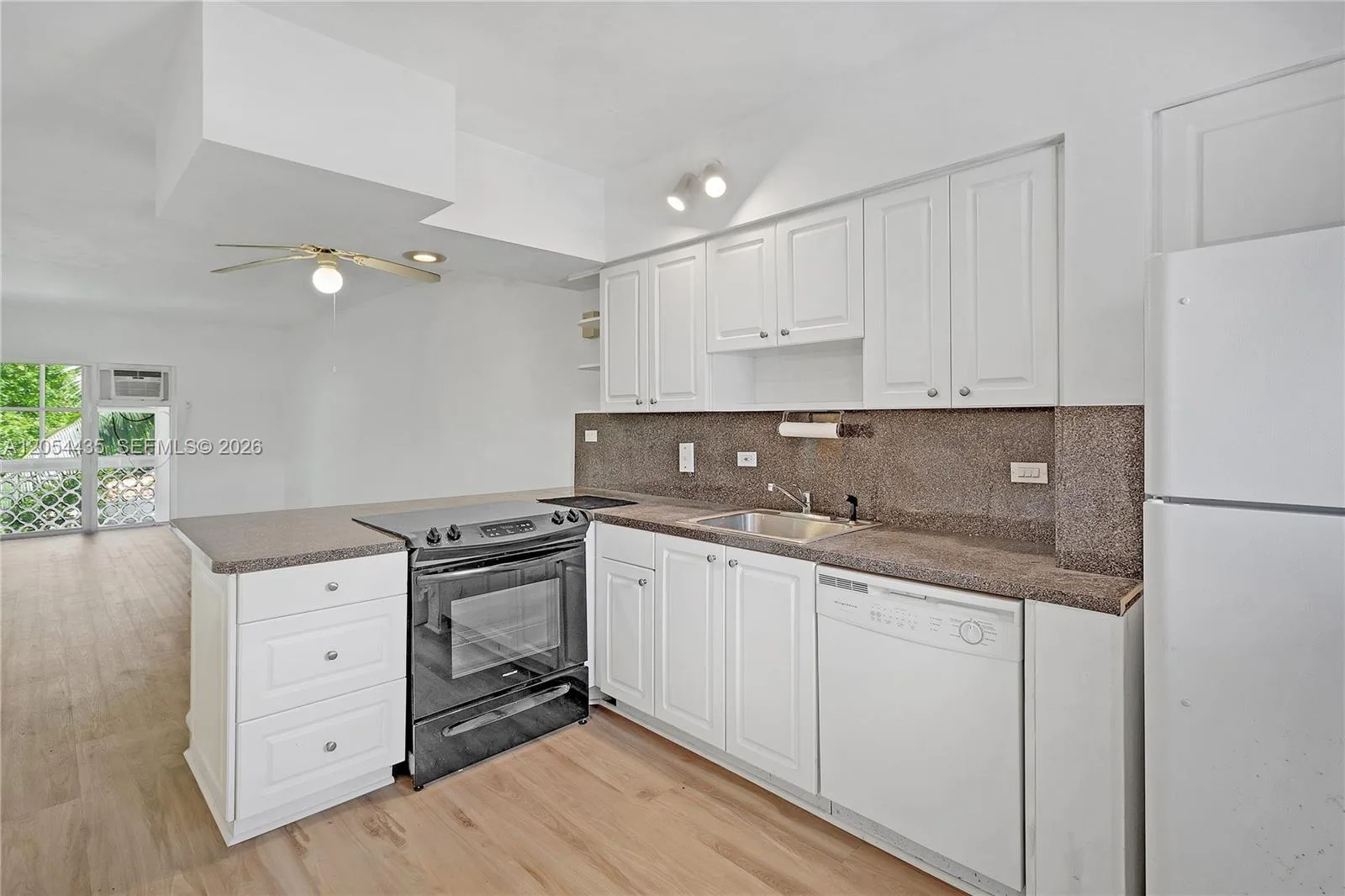 6580 E Santona St # A37, Coral Gables, FL 33146 photo 2