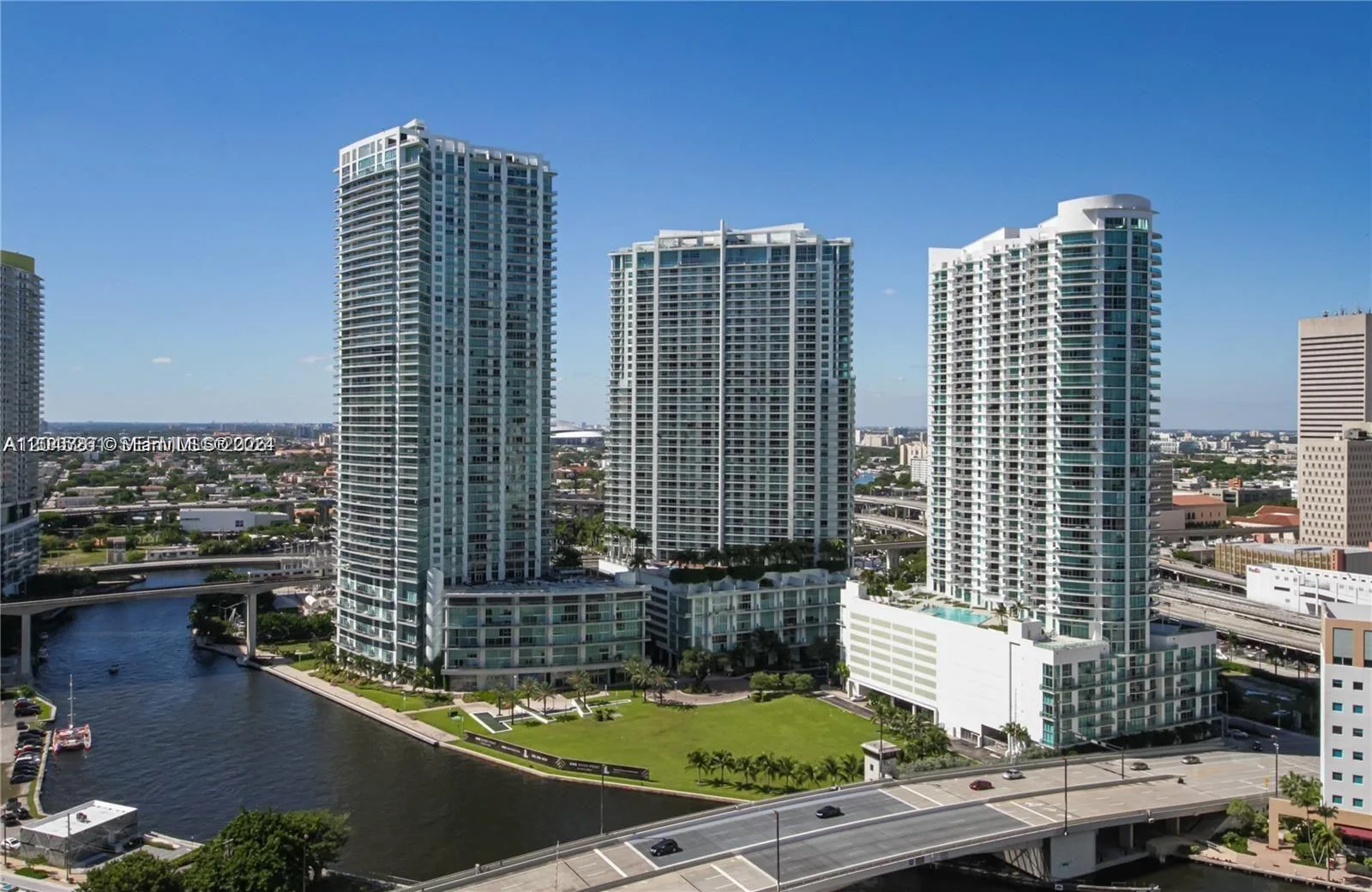 92 SW 3rd St # 3608, Miami, FL 33130 photo 2