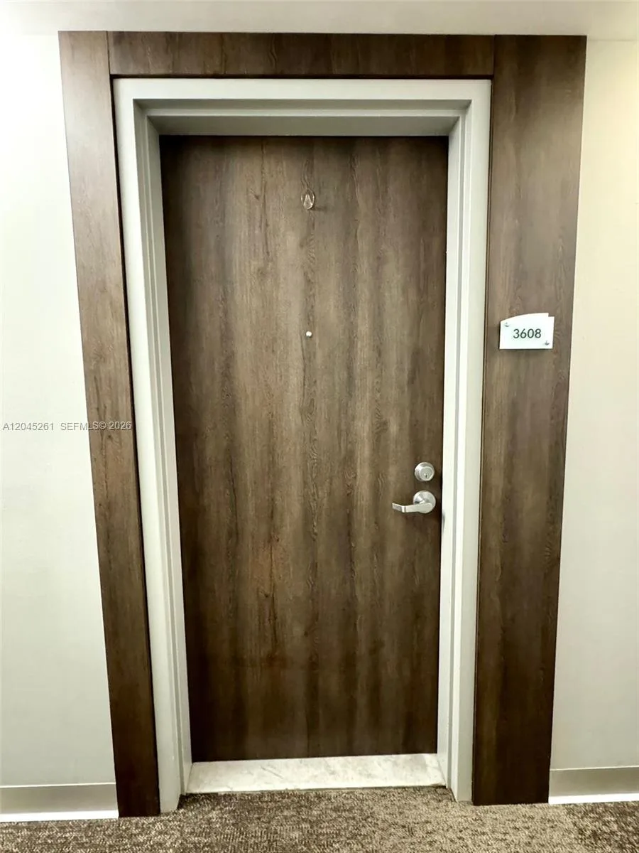 92 SW 3rd St # 3608, Miami, FL 33130 photo 3