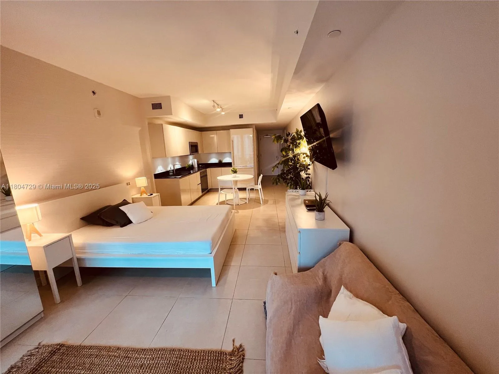 1010 Brickell Ave # 2710, Miami, FL 33131 photo 10