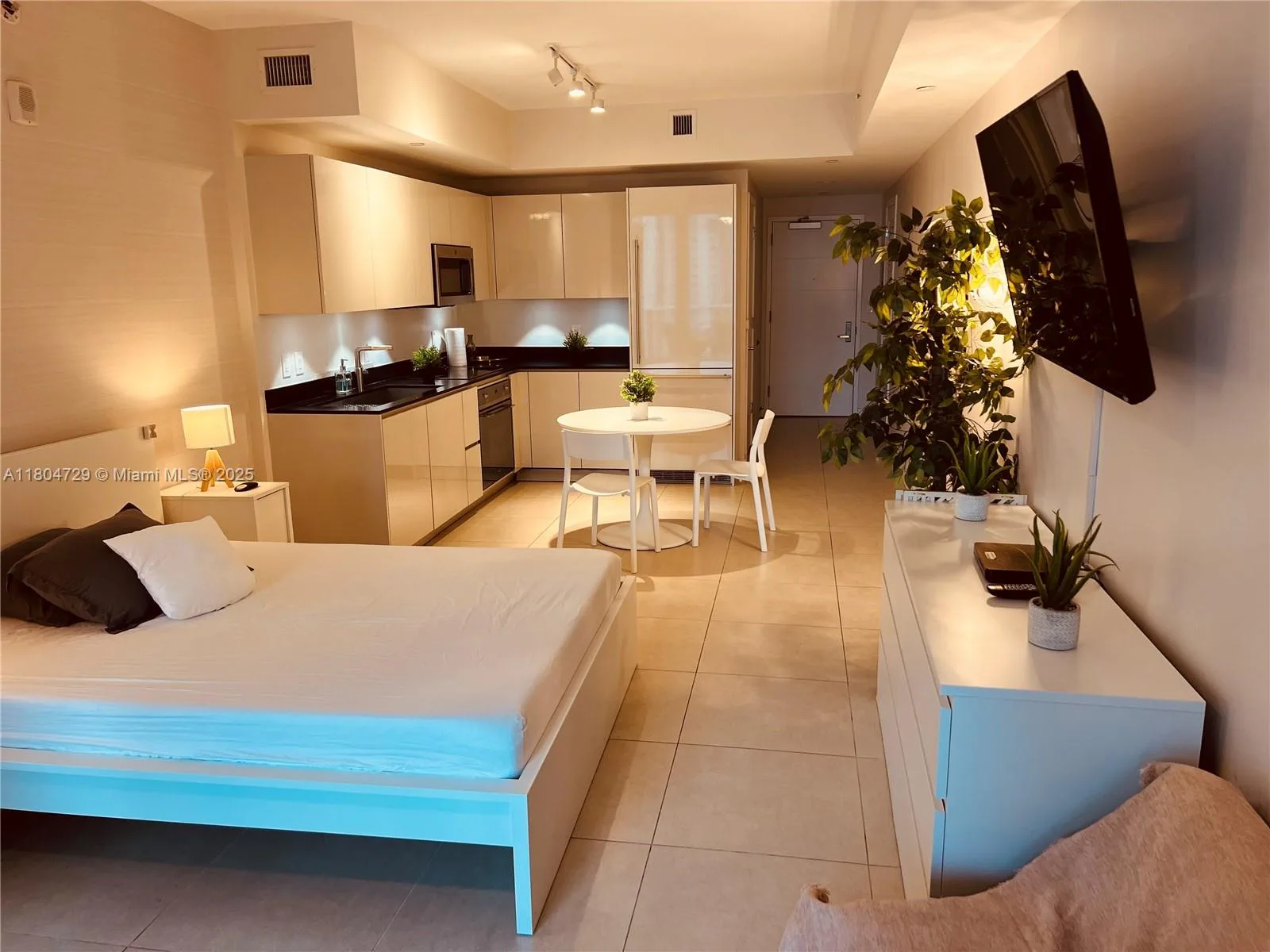 1010 Brickell Ave # 2710, Miami, FL 33131 photo 11