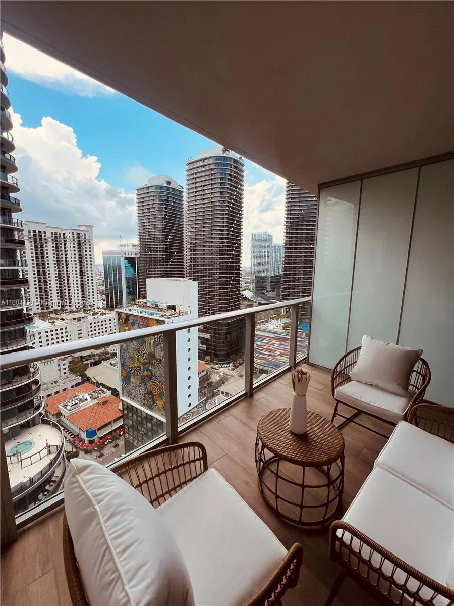 1010 Brickell Ave # 2710, Miami, FL 33131 photo 3
