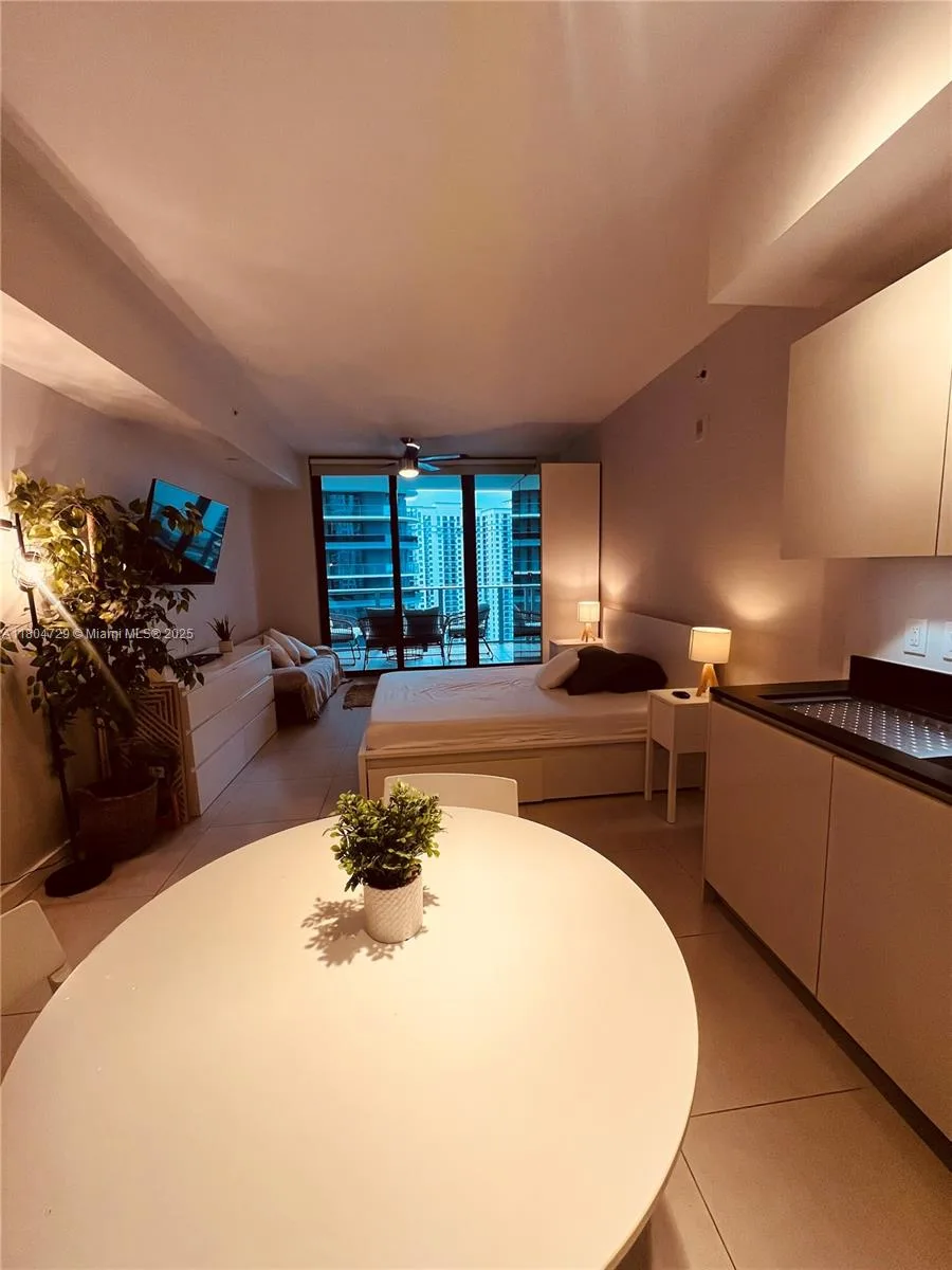 1010 Brickell Ave # 2710, Miami, FL 33131 photo 8